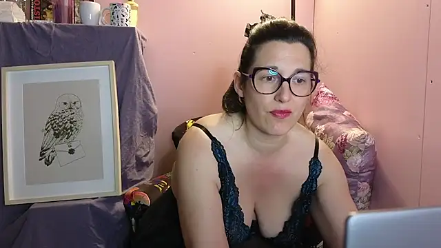 Snapshot of bella-louva chatting on 06.10.26 bella-louva online show from 06.10.26