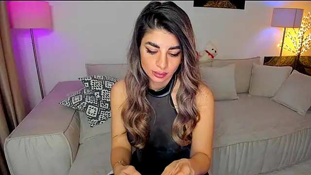 Snapshot of Queenofyouredreams chatting on 01.17.25 Queenofyouredreams online show from 01.17.25