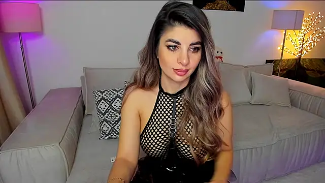 Snapshot of Queenofyouredreams chatting on 01.26.25 Queenofyouredreams online show from 01.26.25