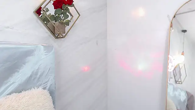 Snapshot of _Rouse_v chatting on 03.12.25 Rouse v online show from 03.12.25