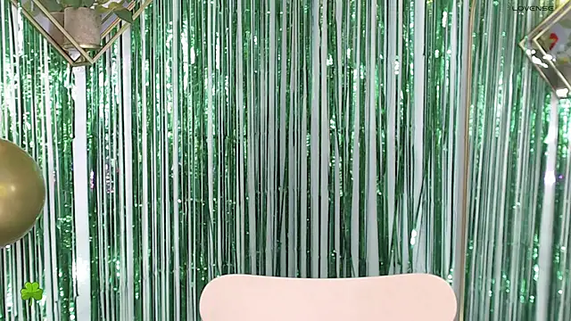 Snapshot of _Rouse_v chatting on 03.18.25 Rouse v online show from 03.18.25