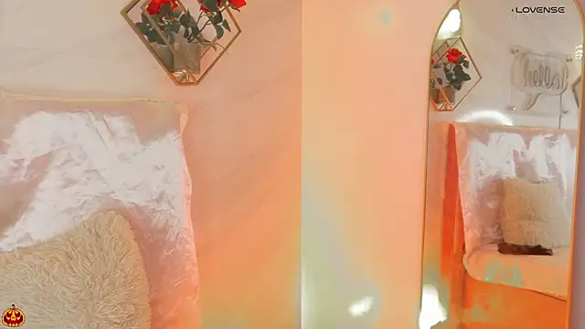 Snapshot of _Rouse_v chatting on 10.17.25 Rouse v online show from 10.17.25