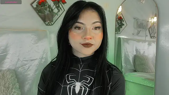 Snapshot of _Rouse_v chatting on 10.30.25 Rouse v online show from 10.30.25