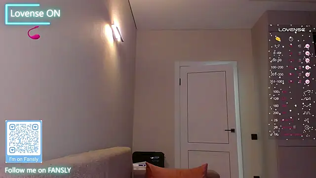 Snapshot of pretty_girlnextdoor chatting on 02.21.25 pretty girlnextdoor online show from 02.21.25