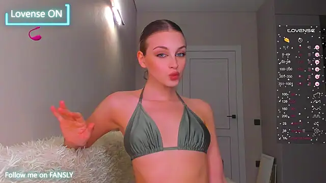 Snapshot of pretty_girlnextdoor chatting on 03.01.25 pretty girlnextdoor online show from 03.01.25