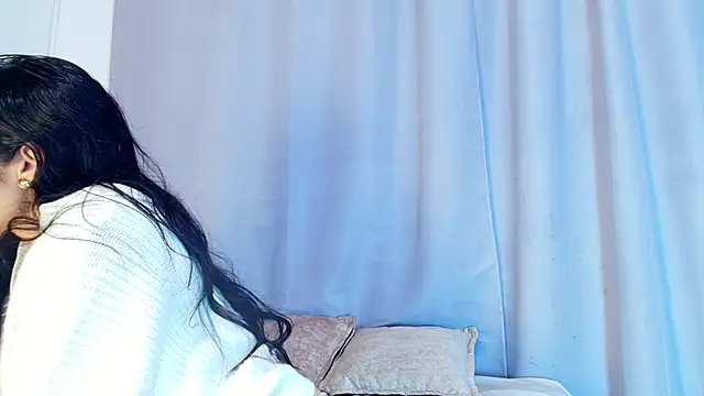 adara johnson   online show from 11.05.25