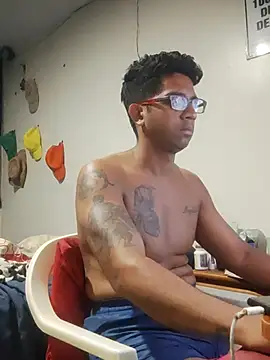 Snapshot of FitGeorge chatting on 11.12.25 FitGeorge online show from 11.12.25