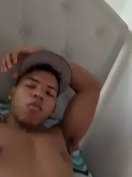 Snapshot of FeitanGus chatting on 02.14.26 FeitanGus online show from 02.14.26