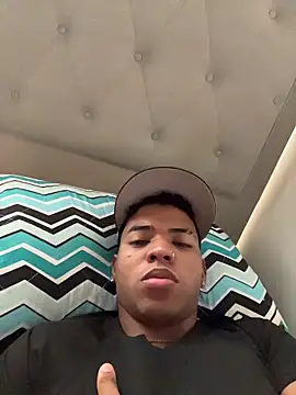 Snapshot of FeitanGus chatting on 02.15.26 FeitanGus online show from 02.15.26