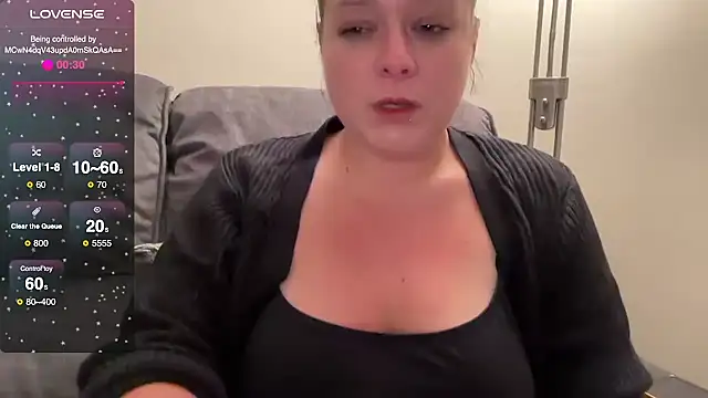 NaughtyWifeUK online show from 09.24.25