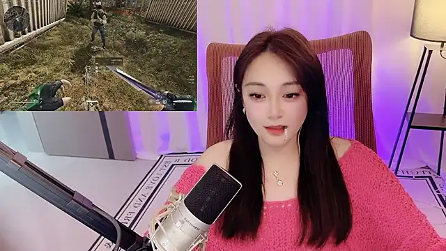 Snapshot of Daisy-77 chatting on 07.28.26 Daisy-77 online show from 07.28.26