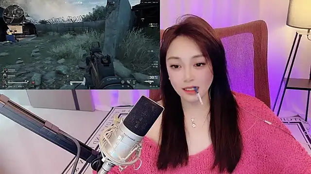Snapshot of Daisy-77 chatting on 07.28.26 Daisy-77 online show from 07.28.26