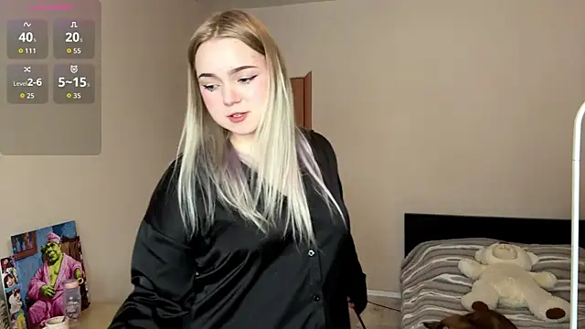 Snapshot of ZaraCreedon chatting on 02.19.26 ZaraCreedon online show from 02.19.26