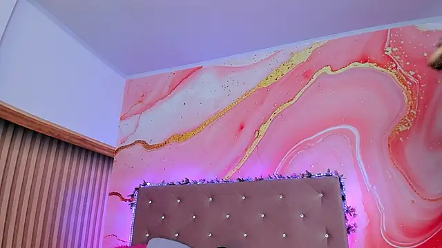 Snapshot of Daisy__rose chatting on 02.18.25 Daisy rose online show from 02.18.25