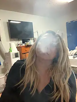 Snapshot of Hotslut187 chatting on 01.16.26 Hotslut187 online show from 01.16.26