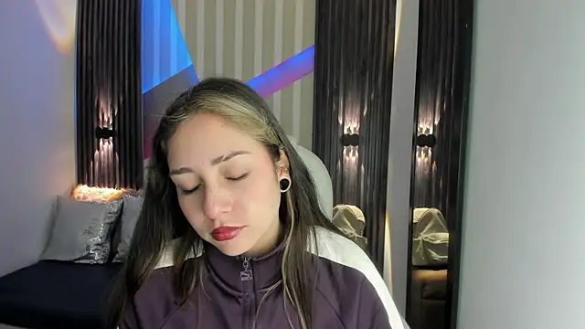 emily layton online show from 10.24.25