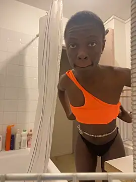 Snapshot of pupine35 chatting on 11.21.25 pupine35 online show from 11.21.25