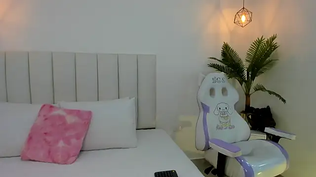 Ada Monroe10 online show from 02.17.25