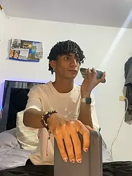 Snapshot of derreck_models chatting on 02.12.26 derreck models online show from 02.12.26