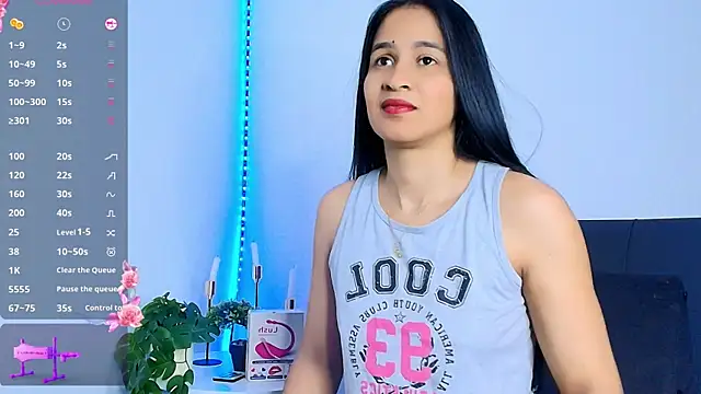 Snapshot of Alba_Olimpo chatting on 11.10.25 Alba Olimpo online show from 11.10.25