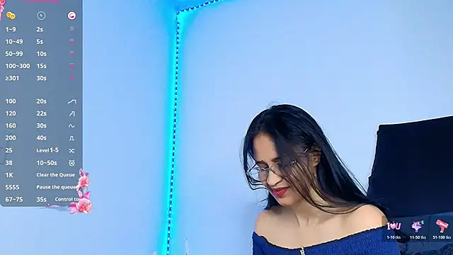 Snapshot of Alba_Olimpo chatting on 11.25.25 Alba Olimpo online show from 11.25.25