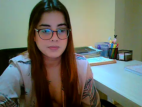 Snapshot of maliamiller chatting on 09.14.25 maliamiller online show from 09.14.25