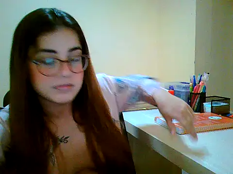 Snapshot of maliamiller chatting on 10.17.25 maliamiller online show from 10.17.25