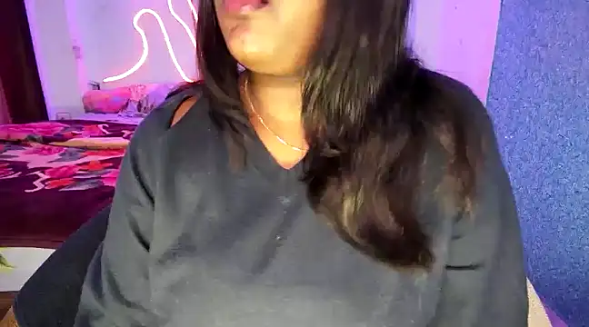 Snapshot of expression_queen chatting on 12.16.24 expression queen online show from 12.16.24