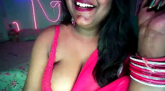 Snapshot of expression_queen chatting on 03.10.25 expression queen online show from 03.10.25