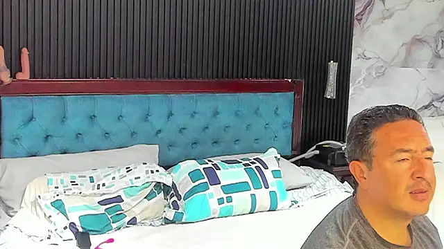 Snapshot of Sam_and_molly_ chatting on 10.08.25 Sam and molly online show from 10.08.25