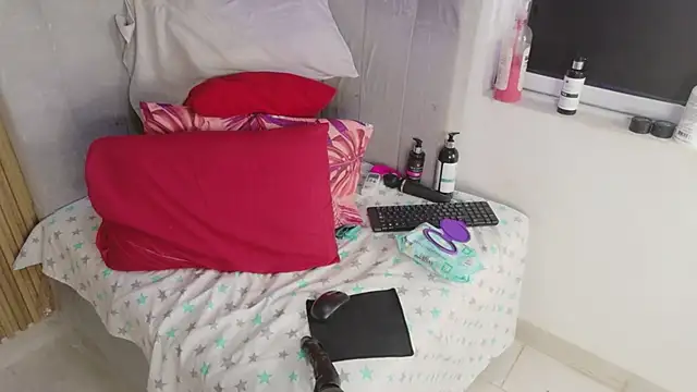 Snapshot of celeste_jhons chatting on 05.19.26 celeste jhons online show from 05.19.26