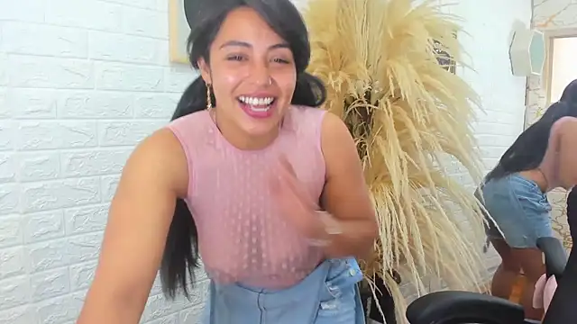 Aisha 09 online show from 01.05.25