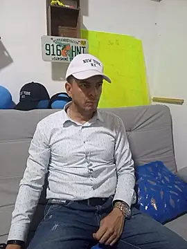 latinmartin73 online show from 10.24.25