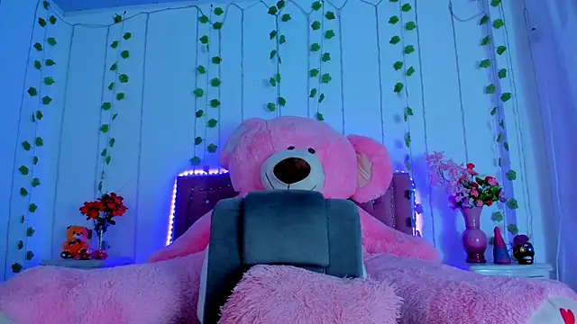 Snapshot of dulcevegga chatting on 04.21.26 dulcevegga online show from 04.21.26