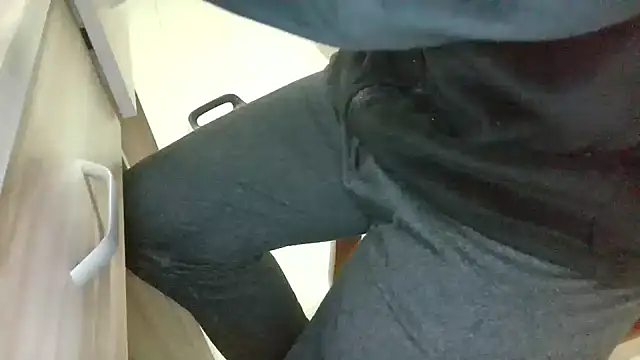 huzi518 online show from 03.17.25