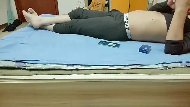 huzi518 online show from 10.23.25