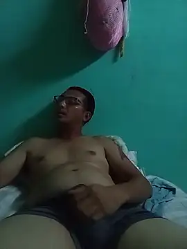 Andresguz35 online show from 12.02.25