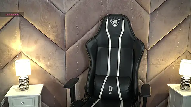 Snapshot of Michelle_054 chatting on 12.17.24 Michelle 054 online show from 12.17.24