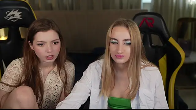 Snapshot of Michelle_054 chatting on 02.17.25 Michelle 054 online show from 02.17.25