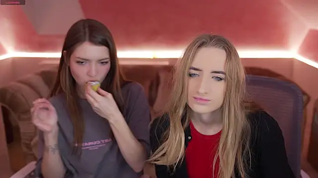 Snapshot of Michelle_054 chatting on 03.04.25 Michelle 054 online show from 03.04.25