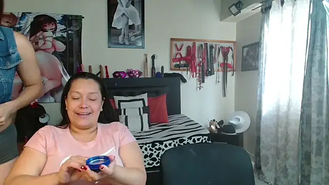 Snapshot of Marilynselxoveanalhard chatting on 06.10.26 Marilynselxoveanalhard online show from 06.10.26