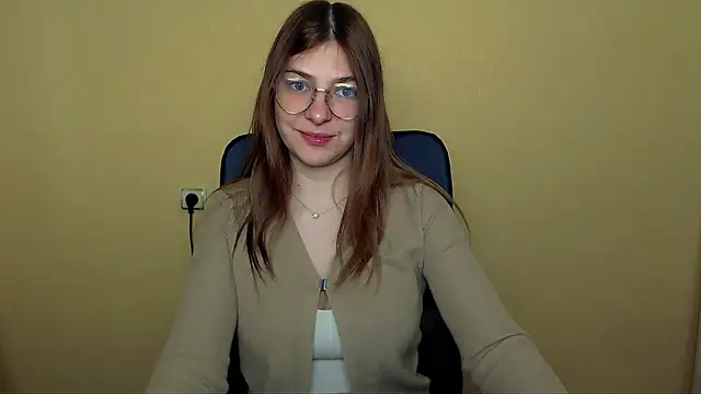 Luna Lush  online show from 05.05.26