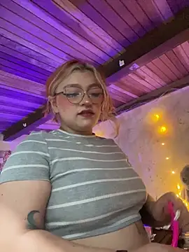 SophiaWeestt99 online show from 02.12.26