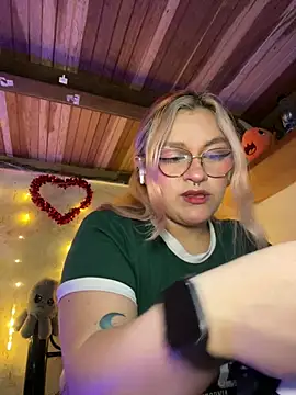 SophiaWeestt99 online show from 02.18.26