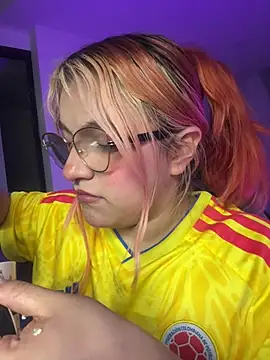 SophiaWeestt99 online show from 07.04.26