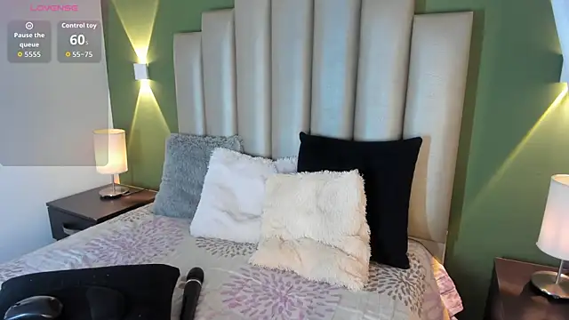 Emmawattsom online show from 11.27.25