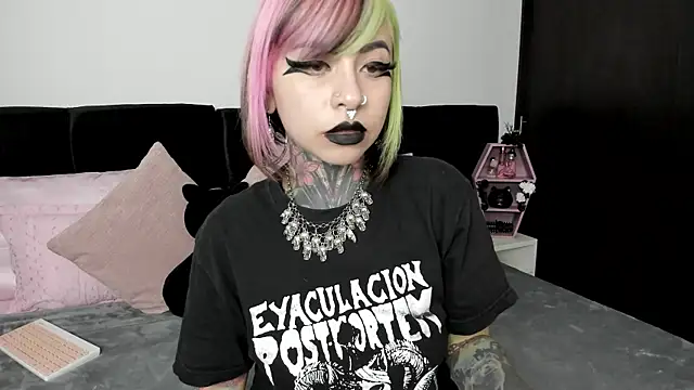 NikkiRamone online show from 01.23.25