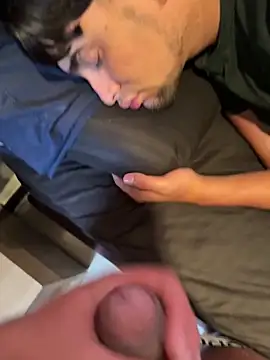 Snapshot of thiagowes chatting on 11.02.25 thiagowes online show from 11.02.25