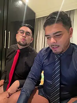 Snapshot of thiagowes chatting on 11.25.25 thiagowes online show from 11.25.25