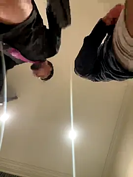 Snapshot of thiagowes chatting on 11.27.25 thiagowes online show from 11.27.25